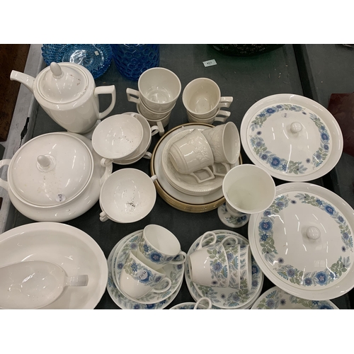 300 - A MIXED COLLECTION OF CHINA TEA WARES, WEDGWOOD ETC