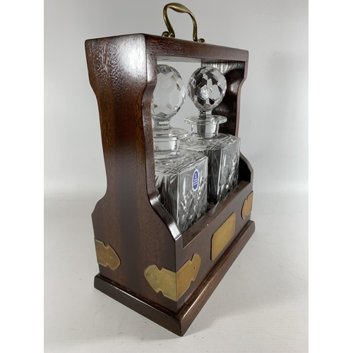 79 - * A PRESENTATION ROYAL DOULTON CRYSTAL TWIN DECANTER TANTALUS 1991