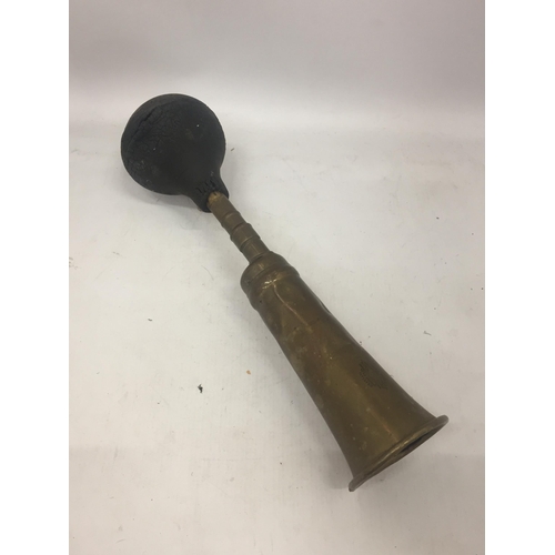 14 - A VINTAGE LUCAS 'KING ROAD' BRASS CAR HORN