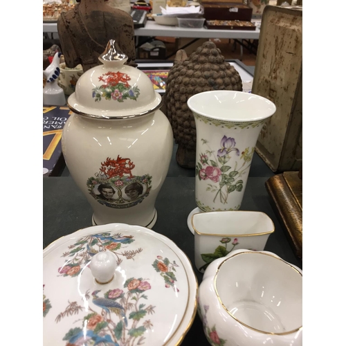 123 - A COLLECTION OF CHINA ITEMS TO INCLUDE NAPKIN RINGS, MINTON, WEDGWOOD, AYNSLEY PIN TRAYS AND TRINKET... 