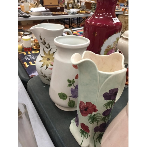 130 - A COLLECTION OF RADLEY CERAMICS TO INCLUDE VASES AND JUGS - 6 IN TOTAL