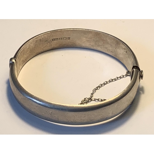 474 - A HALLMARKED BIRMINGHAM SILVER BANGLE