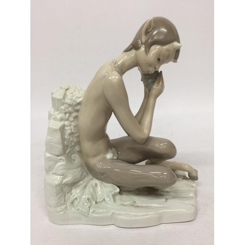 705 - A LLADRO 