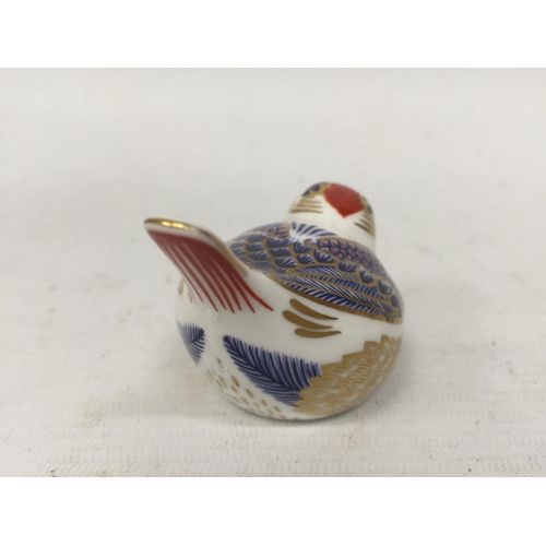 746 - A ROYAL CROWN DERBY FIRECREST BIRD WITH GOLD STOPPER