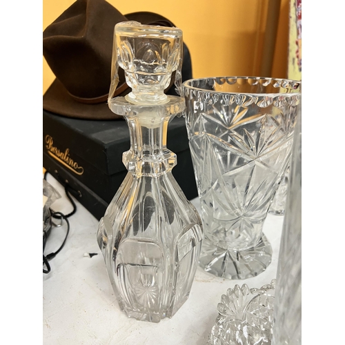 834A - A QUANTITY OF GLASS WARE TO INCLUDE VASES, DECANTERS, SERVING BOWLS, ETC.,