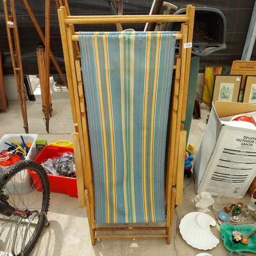 2130 - A PAIR RETRO WOODEN FOLDING DECK CHAIRS