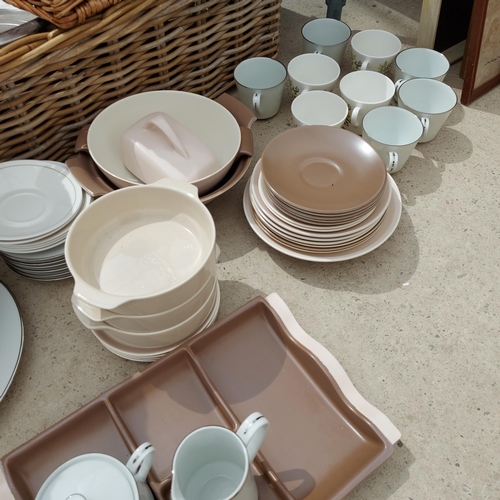 2134 - AN ASSORTMENT OF CERAMICS TO INCLUDE PLATES AND CUPS ETC