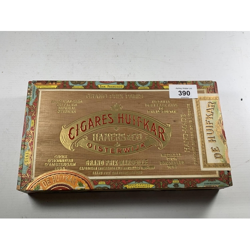 390 - AN OPENED BUT FULL BOX OF TWENTY SIX HAMERS & CO CIGARES HUIFKAR GRAND PRIX PARIS