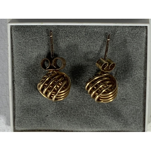 446 - A PAIR OF 9 CARAT GOLD WIRE BALL EARRINGS GROSS WEIGHT 2.29 GRAMS