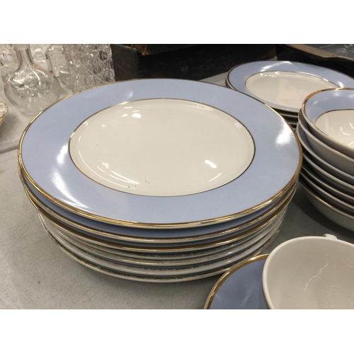 823 - A MODERN DOULTON BLUE AND WHITE PART DINNNER SERVICE