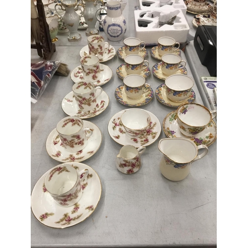 825 - A QUANTITY OF VINTAGE TEACUPS AND SAUCERS TO INCLUDE ROYAL STAFFORD 'OREGON GRAPE', AYNSLEY PLUS ANT... 