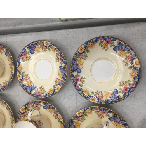 825 - A QUANTITY OF VINTAGE TEACUPS AND SAUCERS TO INCLUDE ROYAL STAFFORD 'OREGON GRAPE', AYNSLEY PLUS ANT... 