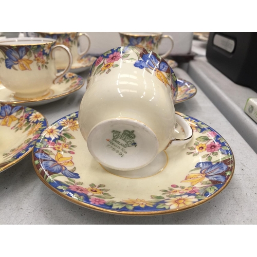 825 - A QUANTITY OF VINTAGE TEACUPS AND SAUCERS TO INCLUDE ROYAL STAFFORD 'OREGON GRAPE', AYNSLEY PLUS ANT... 