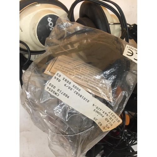 836 - A QUANTITY OF VINTAGE HEADPHONES