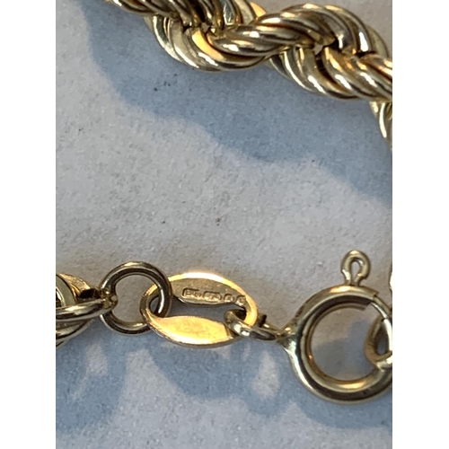 667 - A 9 CARAT GOLD ROPE CHAIN NECKLACE GROSS WEIGHT 7.96 GRAMS