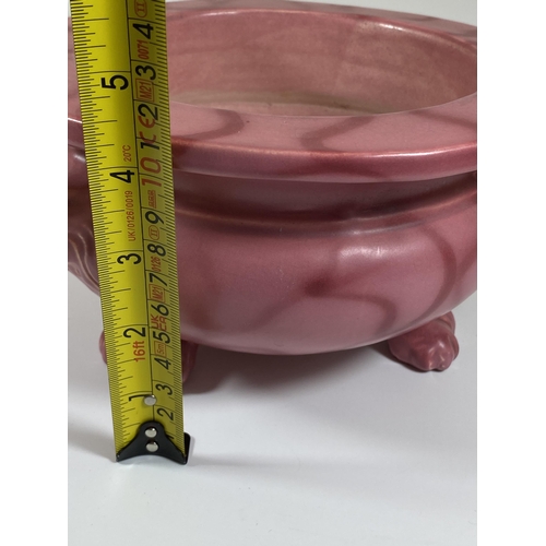 11 - A C.1900 ART NOUVEAU BRETBY PINK POTTERY CENSOR / BOWL WITH TRIPLE LION HEAD AND PAW FEET, SIGNED TO... 