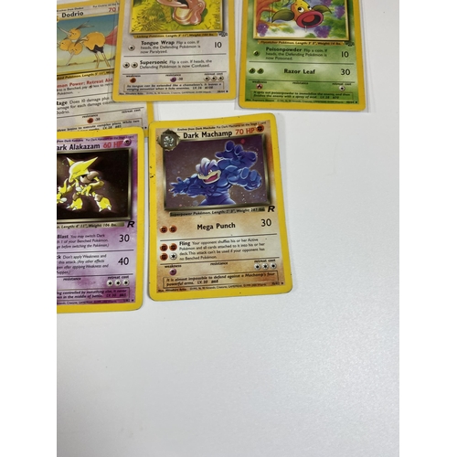 323 - A COLLECTION OF 1999 POKEMON JUNGLE SET CARDS, TEAM ROCKET HOLO CARDS, DARK ALAKAZAM ETC