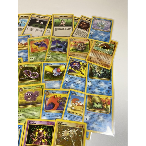 324 - A COLLECTION OF 1999 POKEMON FOSSIL SET CARDS, HOLO HITMONLEE, LAPRAS, MEWTWO PROMO ETC