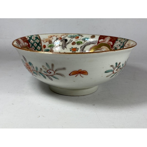 359 - A JAPANESE MEIJI PERIOD (1868-1912) IMARI PANELLED BOWL, DIAMETER 18CM