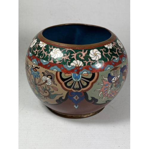 366 - AN EARLY 20TH CENTURY CHINESE CLOISONNE POT WITH FLORAL DESIGN PANEL DESIGN, HEIGHT 12CM