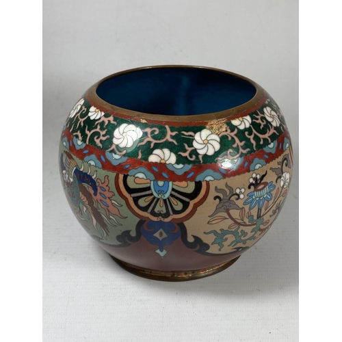 366 - AN EARLY 20TH CENTURY CHINESE CLOISONNE POT WITH FLORAL DESIGN PANEL DESIGN, HEIGHT 12CM