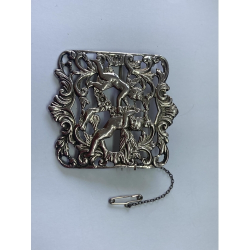 540 - A HALLMARKED LONDON SILVER 1890 BROOCH