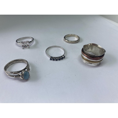 576 - FIVE SILVER RINGS