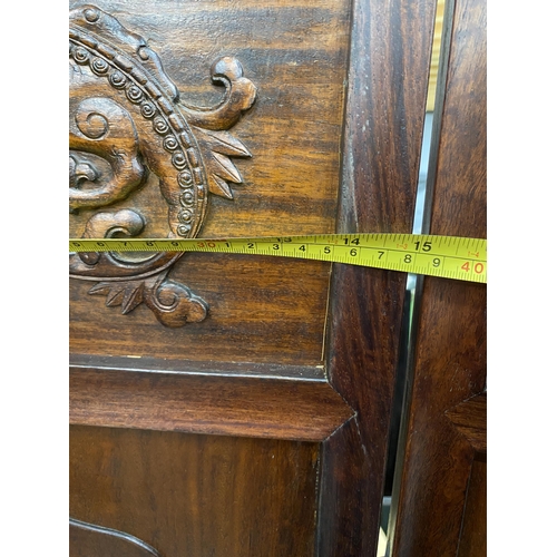 400 - A GREAT QUALITY ORIENTAL CARVED HARDWOOD SIX SECTION SCREEN WITH EIGHTEEN SQUARE PANEL SECTIONS EACH... 