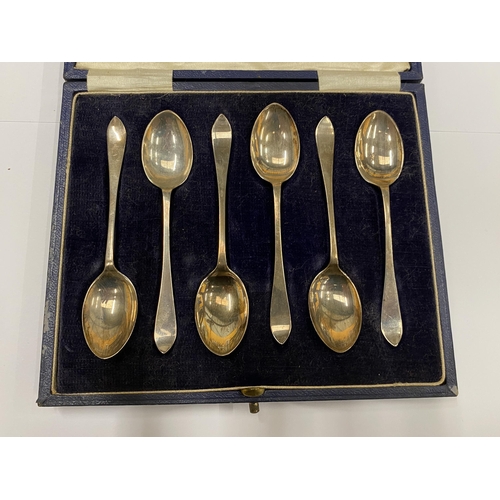 2 - A CASED SET OF SIX HALLMARKED SILVER TEASPOONS, TOTAL WEIGHT 52G