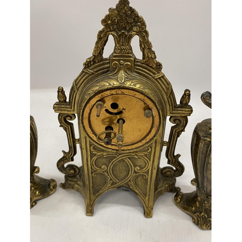 27 - AN ART NOUVEAU DESIGN FRENCH BRASS CLOCK GARNITURE SET, HEIGHT 22CM