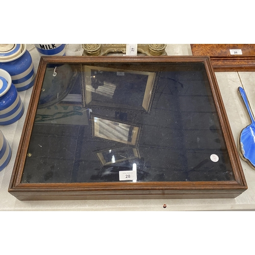 28 - A VINTAGE OAK TABLE TOP JEWELLERY DISPLAY CASE, 40 X 50CM