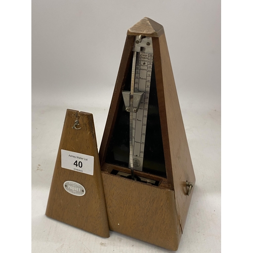 40 - A VINTAGE FRENCH 'PAQUET' WOODEN CASED METRONOME