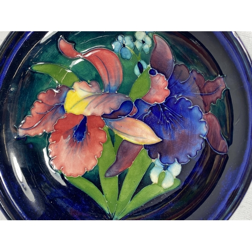 54 - A WALTER MOORCROFT 'ORCHID' PATTERN PEDESTAL BOWL, DIAMETER 16.5CM