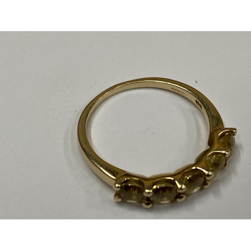 464 - A 9CT YELLOW GOLD FIVE CITRINE STONE RING, WEIGHT 2.4G