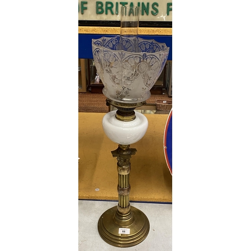 66 - A VINTAGE BRASS CORINTHIAN COLUMN OIL LAMP WITH MILK GLASS RESERVOIR, HEIGHT 77CM