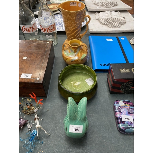 108 - FOUR ART DECO CERAMICS TO INCLUDE A BRETBY BOWL, AN ORANGE WADE JUG, A WADE HEATH DECO VASE AND A SY... 