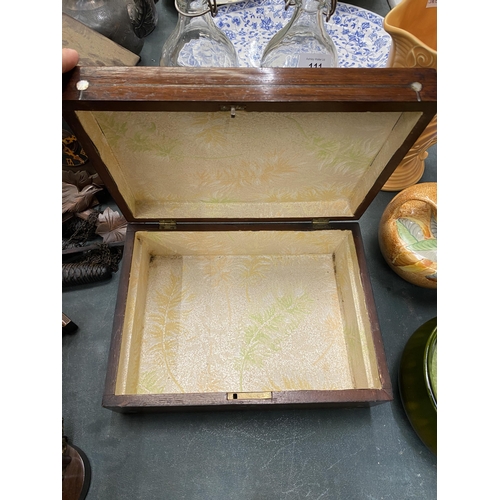 110 - AN ANTIQUE ROSEWOOD JEWELLERY BOX WITH MOTHER OF PEARL INLAY