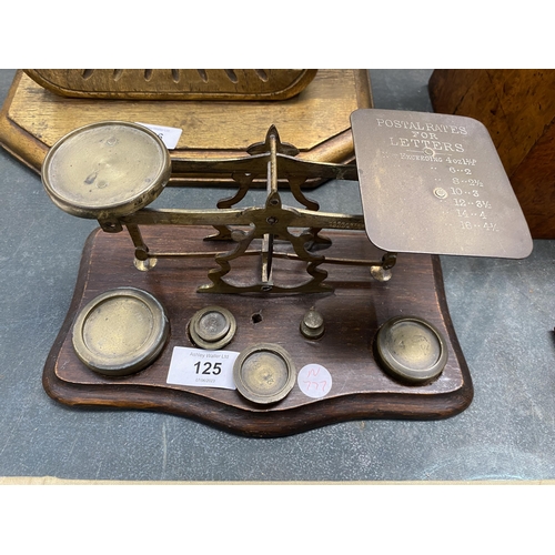 125 - A SET OF  VINTAGE WOOD AND BRASS POST OFFICE SCALES TO INCLUDE WEIGHTS