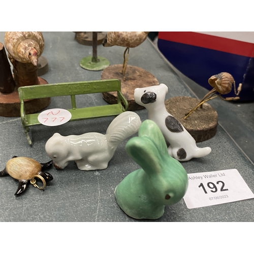 192 - A COLLECTION OF VINTURE MINIATURE FIGURES TO INCLUDE BIRDS MADE FROM SHELLS, A SYLVAC STYLE RABBIT, ... 