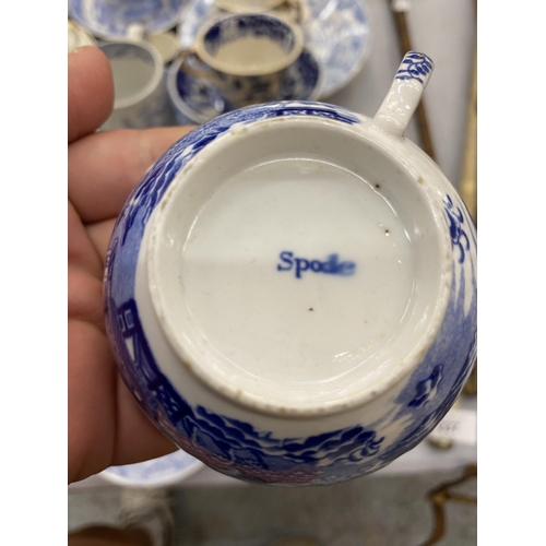 238 - A LARGE COLLECTION OF BLUE AND WHITE 19TH CENTURY AND LATER PORCELAIN TO INCLUDE SPODE, ETC