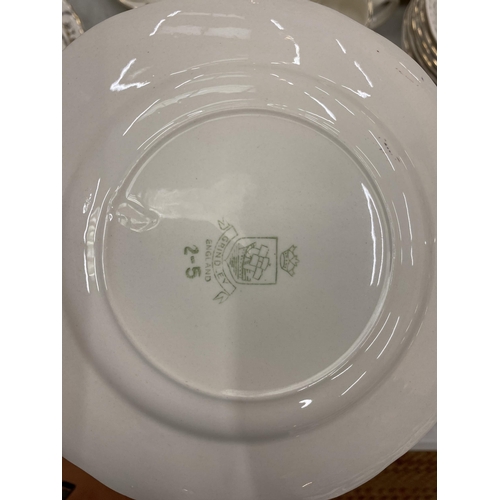 256 - A LARGE QUANTITY OF VINTAGE GRINDLEY ROSE PATTERNED DINNERWARE TO INCLUDE VARIOUS SIZES OF PLATES, S... 