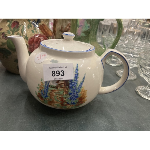 A QUANTITY OF VINTAGE TEAPOTS TO INCLUDE NEW HALL, LEONARDO, ETC PLUS