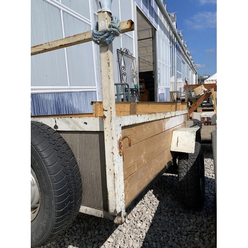 1981 - A WOODEN AND METAL CAR TRAILER WITH TWO SPARE TYRES