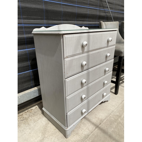 2875 - A GREY PAINTED CHEST OF FIVE DRAWERS, 32.5