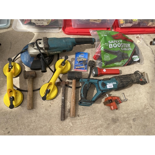 1859 - AN ASSORTMENT OF TOOLS TO INCLUDE A MAKITA ANGLE GRINDER, A MAKITA RECIPRICATING SAW AND HAMMERS ETC