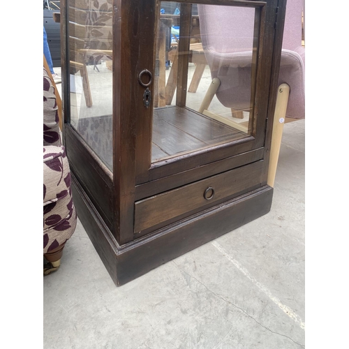 2878 - AN UNUSUAL HARDWOOD AND GLASS PYRAMID DISPLAY CASE WITH THREE TIERS AND DRAWER TO THE BASE,178CM TAL... 