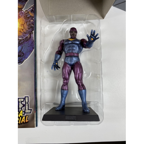 383 - A BOXED THE CLASSIC MARVEL COLLECTION SPECIAL FIGURE - 'SENTINEL' MEGA , WITH MAGAZINE