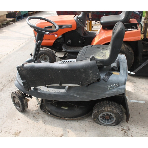 103 - A MOUNTFIELD R25V RIDE ON LAWNMOWER WITH FRONT STEERING COLUMN ENGINE GOOD GEARBOX DAMAGED  (LACKING... 