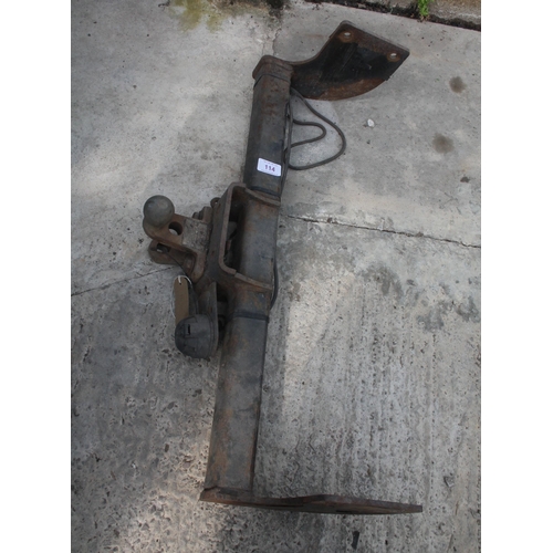 114 - A BOLT ON TOW BAR WITH TOW BALL HITCH NO VAT