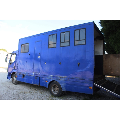 208 - DAF LF45 3 HORSE HORSE BOX 7.5 TONNE FG52UUX  FIRST REG 2002 MOT SEPT 2023 LAST 5 YEARS SERVICE HIST... 